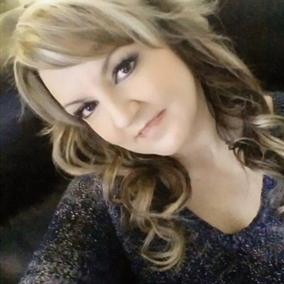 Meet your Posher, Jennifer - Picture 1 of 1